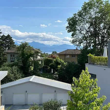 Joli Espace Avec Vue Sur Le Lausanne
