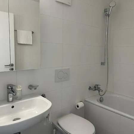 Joli Espace Avec Vue Sur Le *